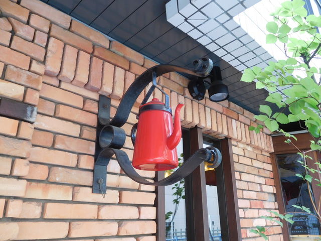 �E�G�X�^���C�[�X�g����̃J�t�F�E�A���Z�[�j���E�_���O�� ���R���u�X�̓��e�ʐ^1