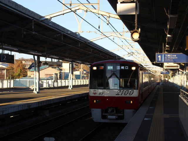 �i�삩��u�����v���P�O�����ɑ����Ă��܂�_���}�O�Y�C�݉w