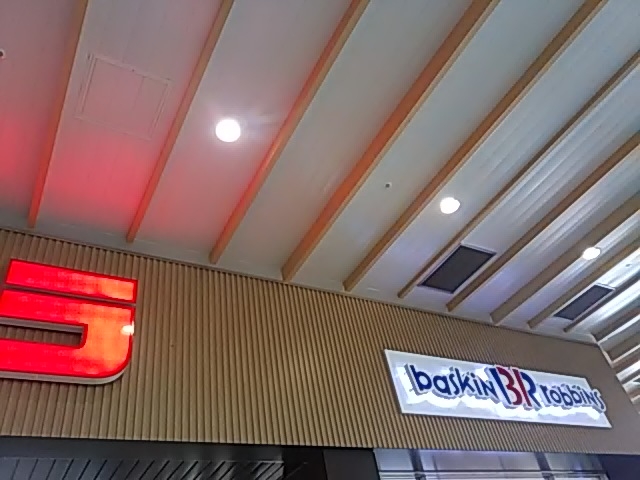 ݂̃T[eBACXN[ZIqXi31 Baskin-Robbinsj̓eʐ^1