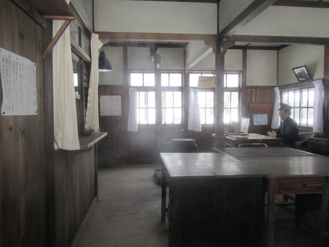 �����G�w�̒��̗l�q_�����G�w