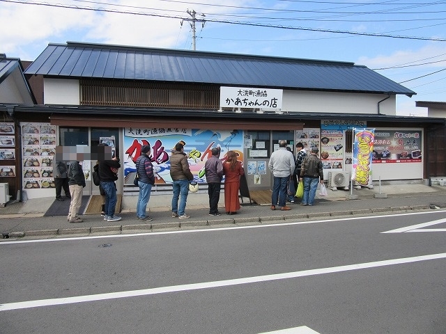 食べ終えたら行列ができてました_かあちゃんの店