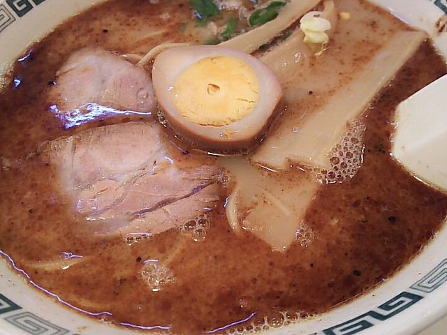 �T�[�x���^�C�K�[����̌j�ԃ��[���� �V�h�����w�O�X�̓��e�ʐ^1