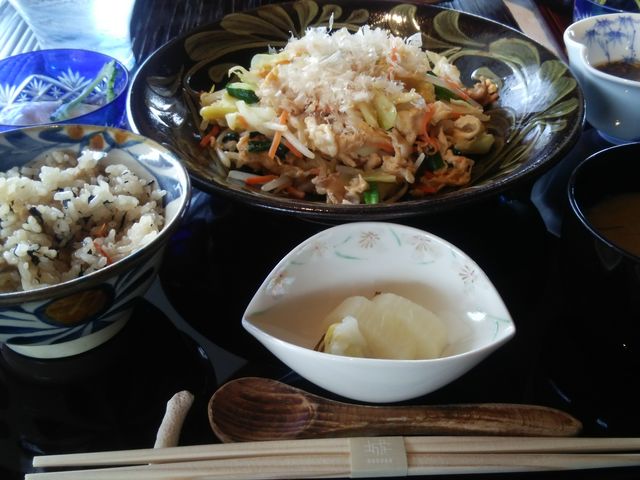 �n�`�����v���[�̒�H_�U�E���b�c�E�J�[���g������