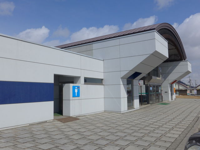 �g�C���ƒ��S�̓�_���̉w ����˂䉷��