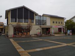 �܂������̑�_�s���̍ד��ނ��т̒n�L�O�قւ̓��e�ʐ^1