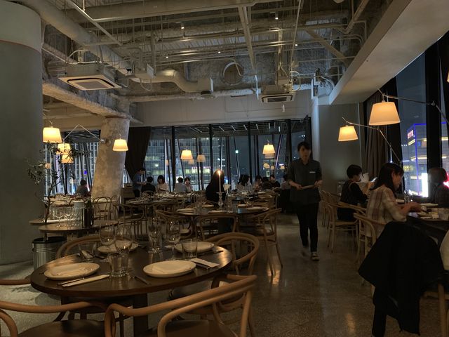 �X���̕��͋C_THE APOLLO ���