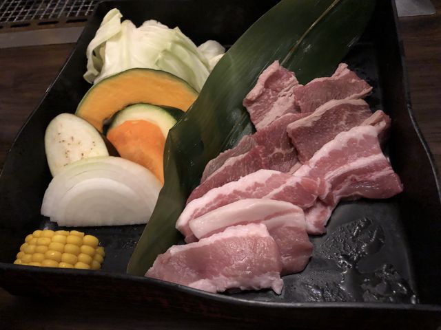 �o�[�x�L���[����(�H�ׂ���)_�J�_�e���X