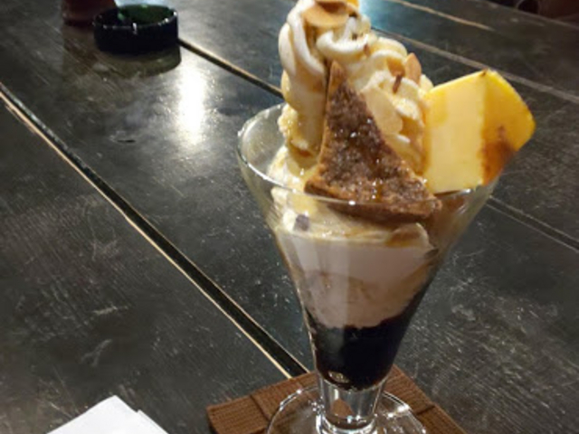 Sakura̋{c背K Cafe LX̓eʐ^1