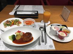 �~�i����񂳂�̃I���G���^���z�e���L���ւ̓��e�ʐ^1