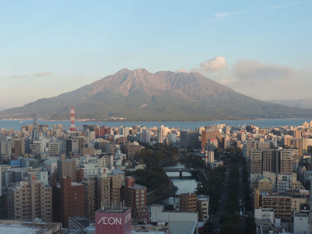 �����Ǝs�X�̒��߂��ϗ��Ԃ���_�����������w