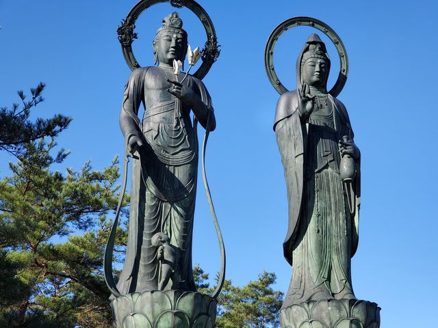 【中古】 ある日突然観音さまが/鷹書房弓プレス/白石慈恵 五月人形 高岡銅器 BUSHIDO 楠木正成 兜 横幅8cm ging-073-gbl