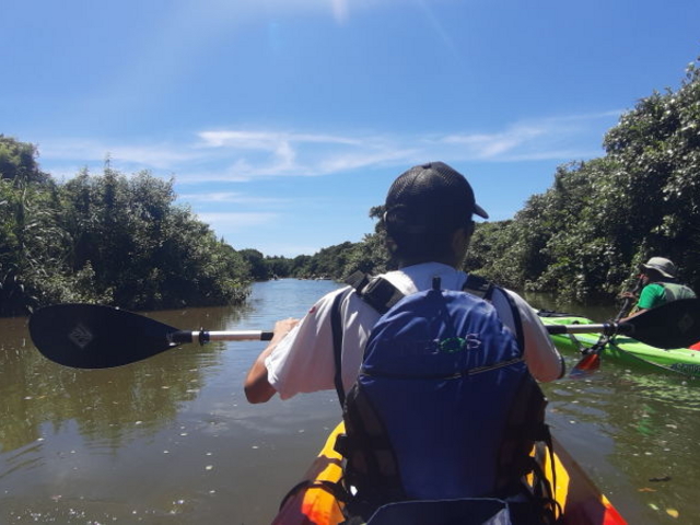 ���X�Ő������Ă���܂��B�����̂ŋx�e�͖؂̉��ŁB_���΂�ē��l�@Tida-Smile