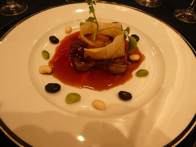 C̓FtHAȌatBr[t̃OG_ɗǌΖ̔܂郌Xg N}