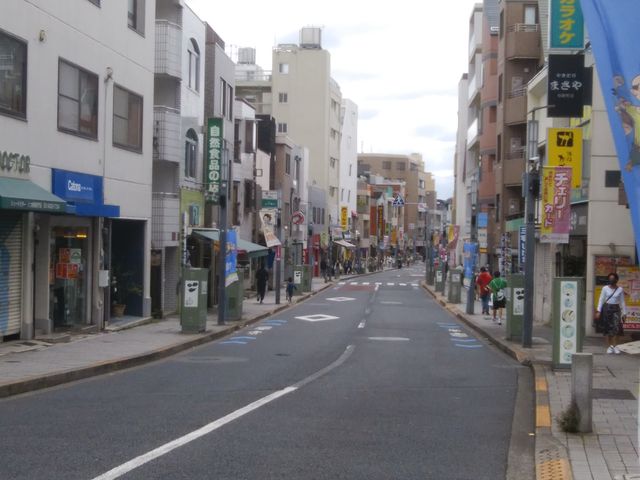 �f�G�ȍ��V���w��������� 6�`7���̏��ɂ���܂��B_���J�쒬�q���p��