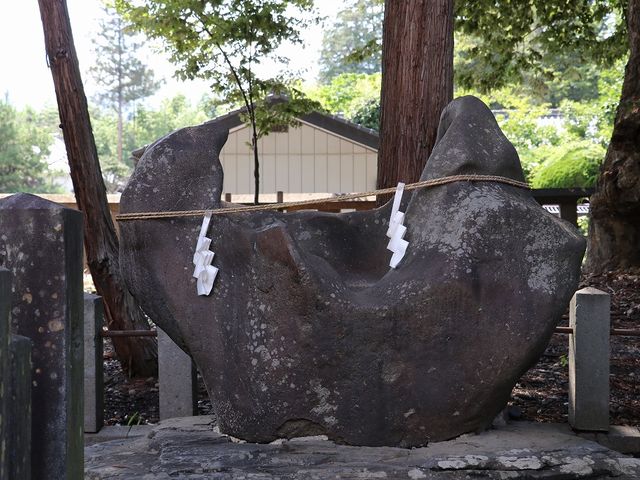 �ؑ]�`���䂩��̑��̐΁B_�����ʐ_��