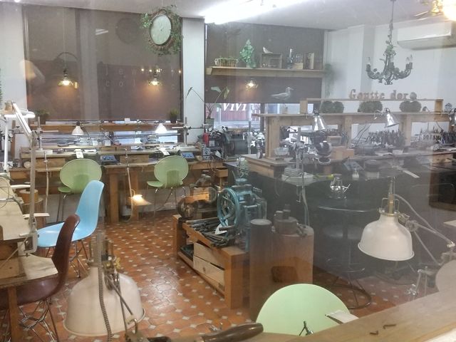 ��Əꏊ_�X�̒�������gouttedor