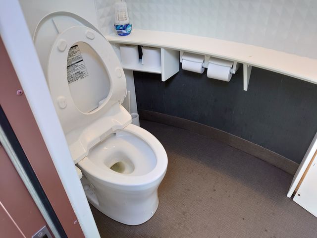 �����Y��ȃg�C��_�����e���X