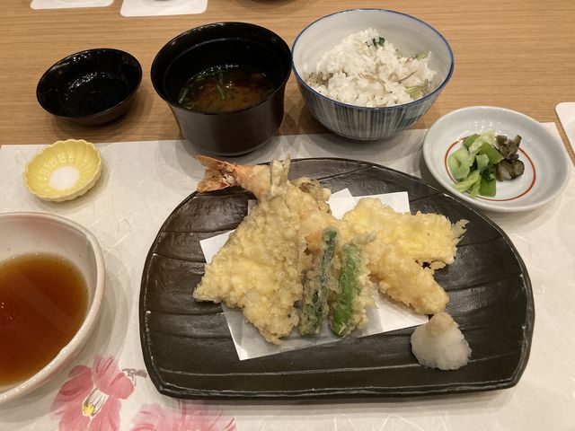 �V�Ղ�Ɩ�����_�z�e���G�~�I�������x�C