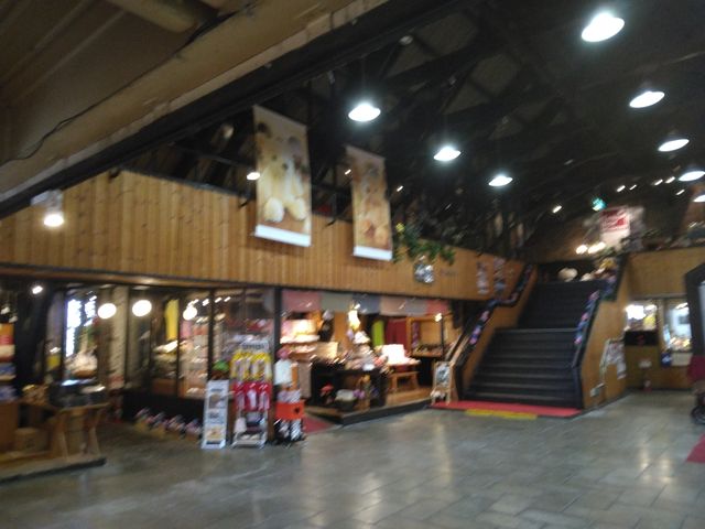 �O�͏������������ł����A���̂��X�̒��͗����������ł��B_�͂����Ė�����