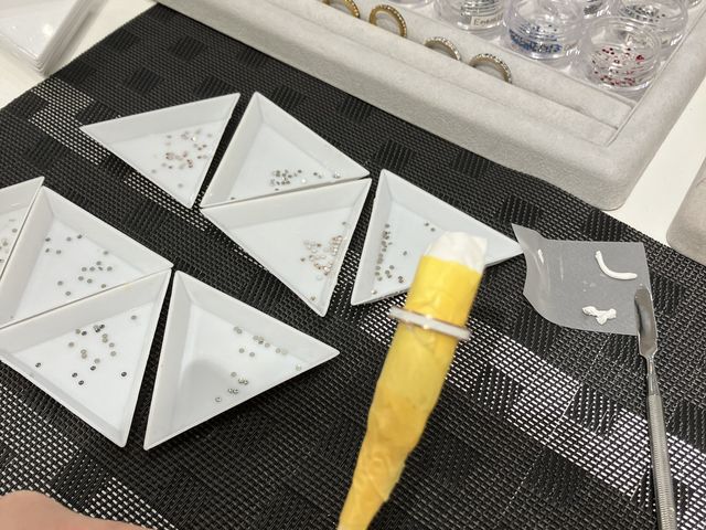 �p�[�c�̐F��I�ѓy����l���l�����Ă͂ߍ��݂܂����I_Cerisier-plus