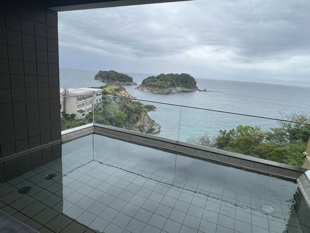 �ԏ��뉀���Ղ錚���i���ׂ̃z�e���H�j��_�I�B���� �G��̓� �o�q����