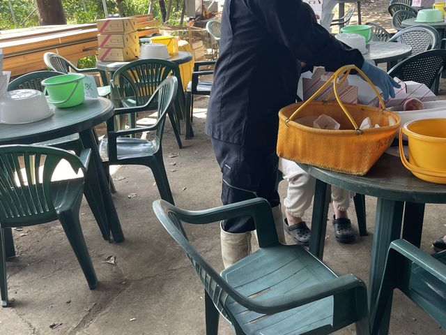 �I�[�i�[�̕������ɋl�߂Ă���܂��I
�e�[�u���͂���Ȋ����ł��I_�������̉���