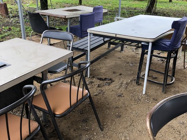 �e�[�u�����֎q����������Ă��܂����B_�t���[�c�p�[�N�z��