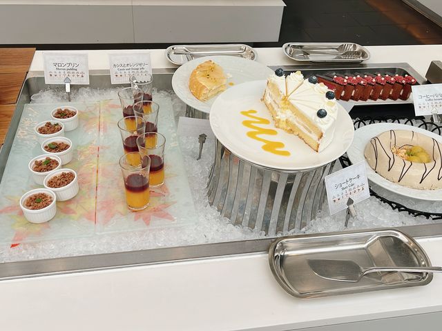 �n���E�B���X�C�[�c_���c�����z�e���G�A�|�[�g