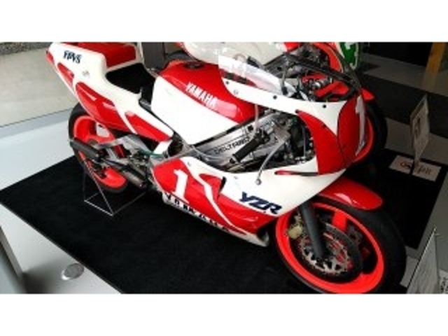 �{����YZR500��YZR250���W������Ă��܂��B_�X�|�[�c�����hSUGO