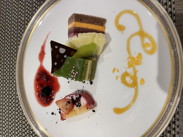 �p�X�^�����`�̃f�U�[�g�A�������������I_ANA�N���E���v���U�z�e���D�y