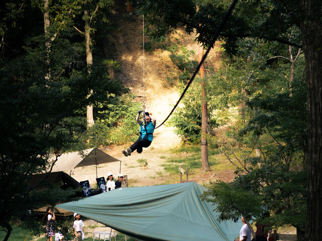 �L�����v��̏��ʉ߂���R�[�X��_KYOTO ZIPLINE ADVENTURE