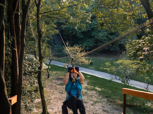 ���n�_�ɂ̓N�b�V�����������Ċy�X_KYOTO ZIPLINE ADVENTURE