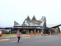 �Ƃ�����񂳂�̓��̉w ���R�~�n�ւ̓��e�ʐ^1