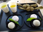 VR̓c{X݂ȂƍH[̓eʐ^1