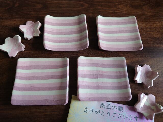 ��{�F�E���F�E�s���N�F��3�F�ł��M�ƁA�c�����y�Ń}�[�u���͗l�̔��u���B�ꃖ�������ŏĂ��オ��B_Cotomo���荞�ݓ��|