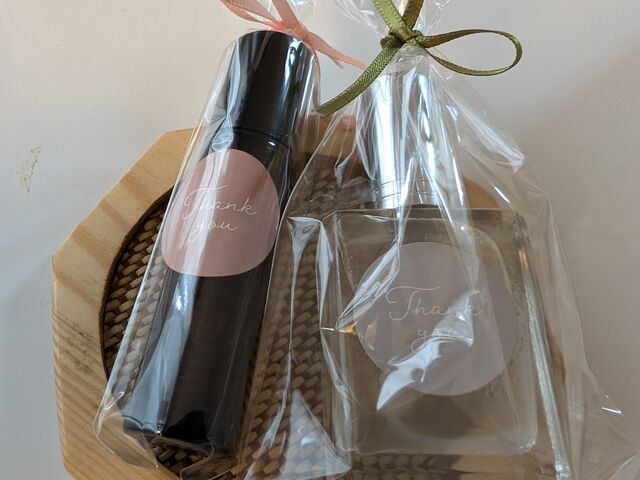 ���E�Ɉ�����̃I���W�i���A���}�����ł�_�I�t�B�X �t�F���G �A���}�e���s�[&�X�N�[��