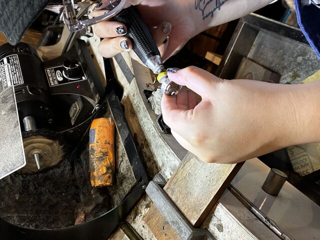 �w�ւ�������Y��ɂ��Ă�l�q�ł�_Alsomitra Jewelrycraft and Cafe