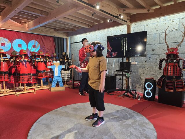 VR_��C�^�c�E�҃~���[�W�A����ɂ�ς��