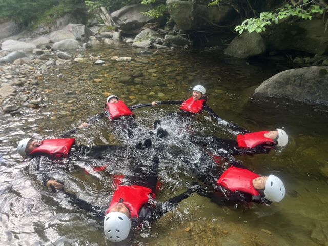 �F��ȂŒ��ǂ��ւɂȂ���_�W���O�X�|�[�c