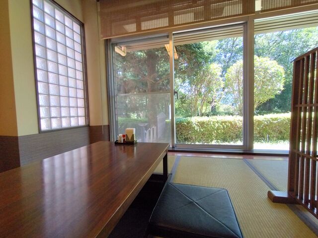 �H�����B���~���̑��A�e�[�u���Ȃ�����܂��B_���[�g�C���O�����e�B�A�����{��-�e�c����-