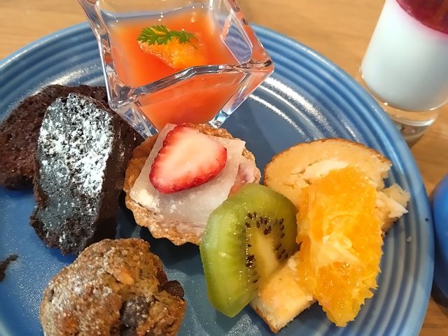 2���̊��Ԍ���o�����^�C���f�U�[�g_�C�r�X�X�^�C���Y���É� Market St.