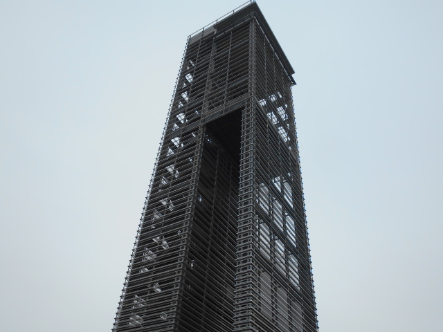 �g�V���[����̕l���΃K�[�f���p�[�N�W�]���̓��e�ʐ^1