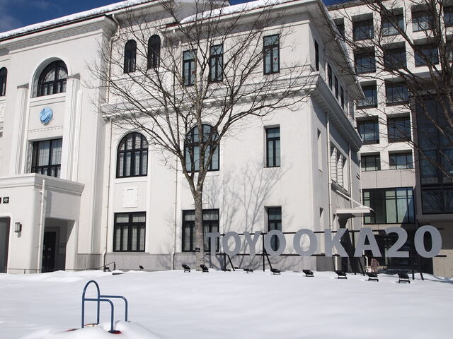 �L���s����_�J�o���X�g���[�g