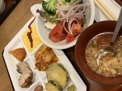KOKO HOTEL ���É��ۂ̓��i�� �z�e���E�B���O���É��j�̎ʐ^1