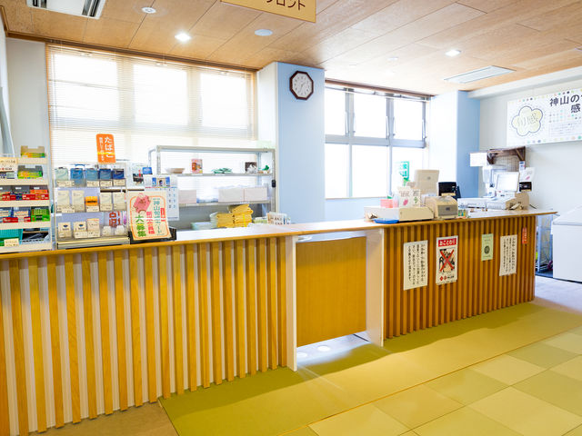 ����J�E���^�[_�_�R����z�e���l�G�̗��������̓�