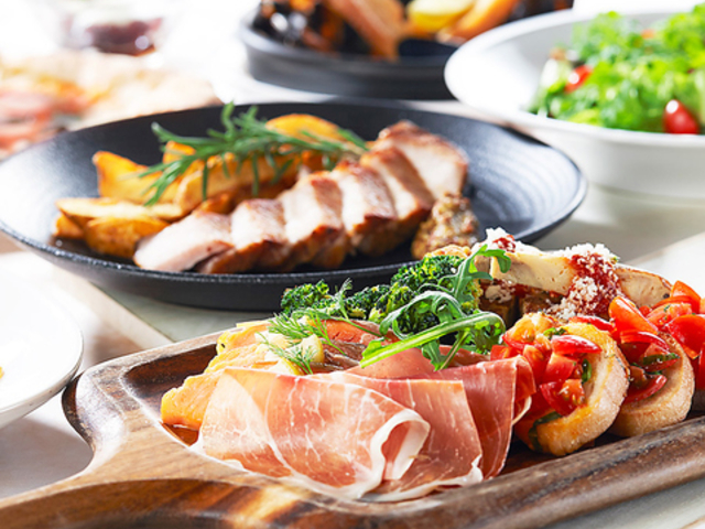 �T�����@�g�[�� �N�I�� SALVATORE CUOMO &BAR �j���̎ʐ^1