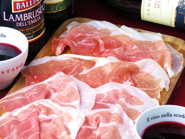 OX^H GUSTAVO l`X̎ʐ^1