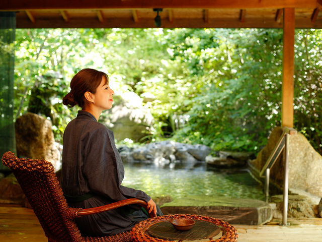 �`�R���i���񂱂��j�̓��ň�x�݁`�@�f�b�L�ł����������X�y�[�X���������A�؁X�̌O��������āB_���Ă��ȗ�