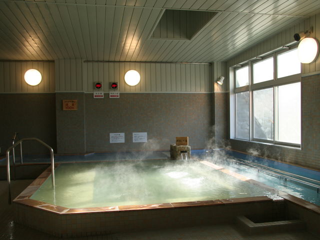飛騨高山日帰り温泉  ひだまりの湯 主浴湯_飛騨高山温泉 ひだまりの湯