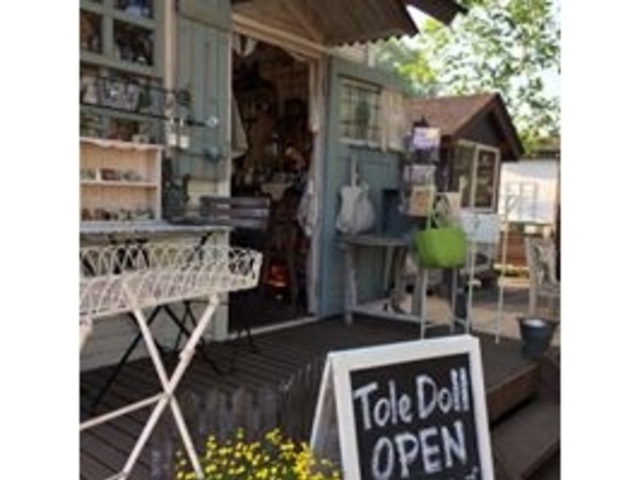 �ߐ{ �J�V���J�V���̐X�g�[���h�[��_�J���g���[�n�E�X�@Tole�EDoll